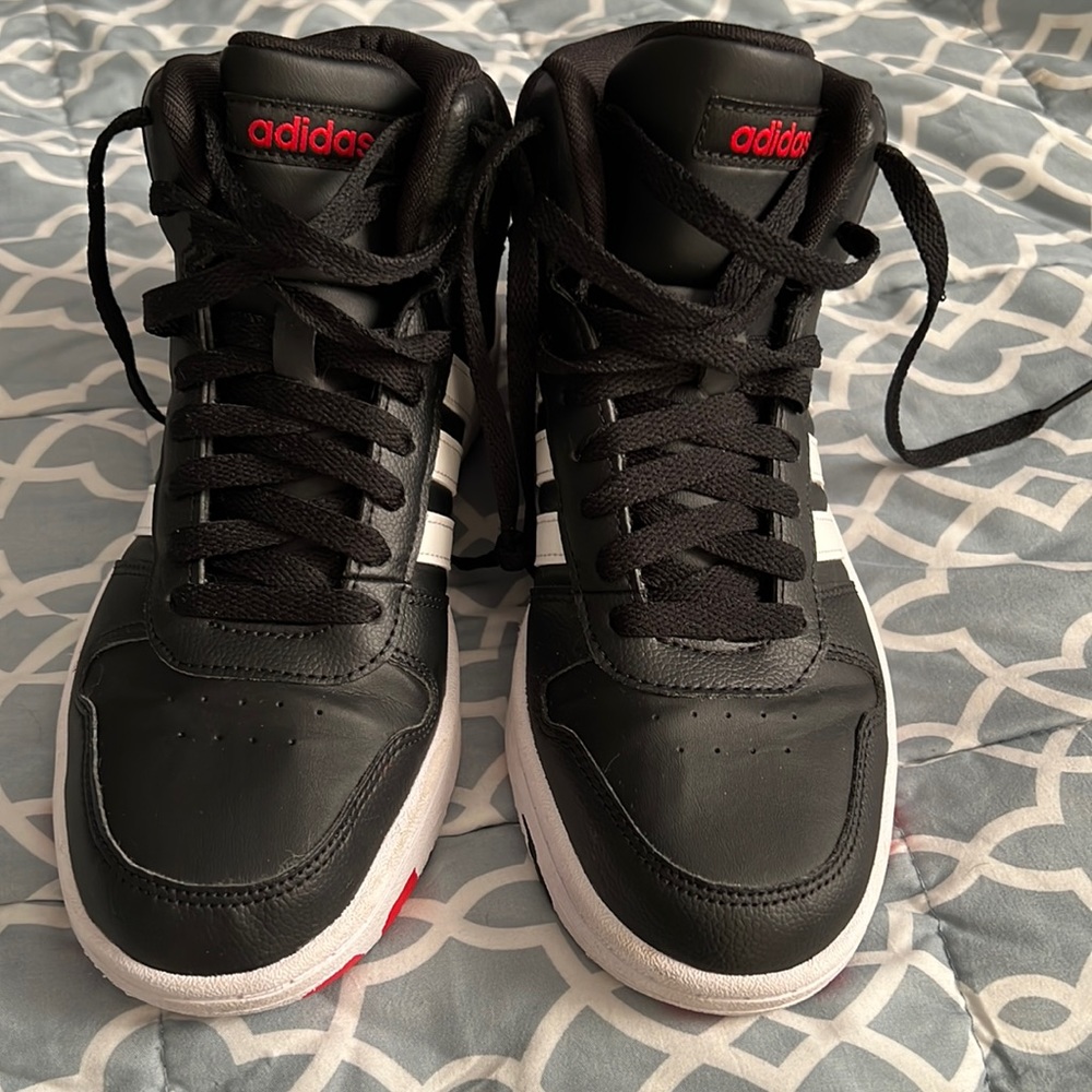 Adidas height tennis shoe’s size 6